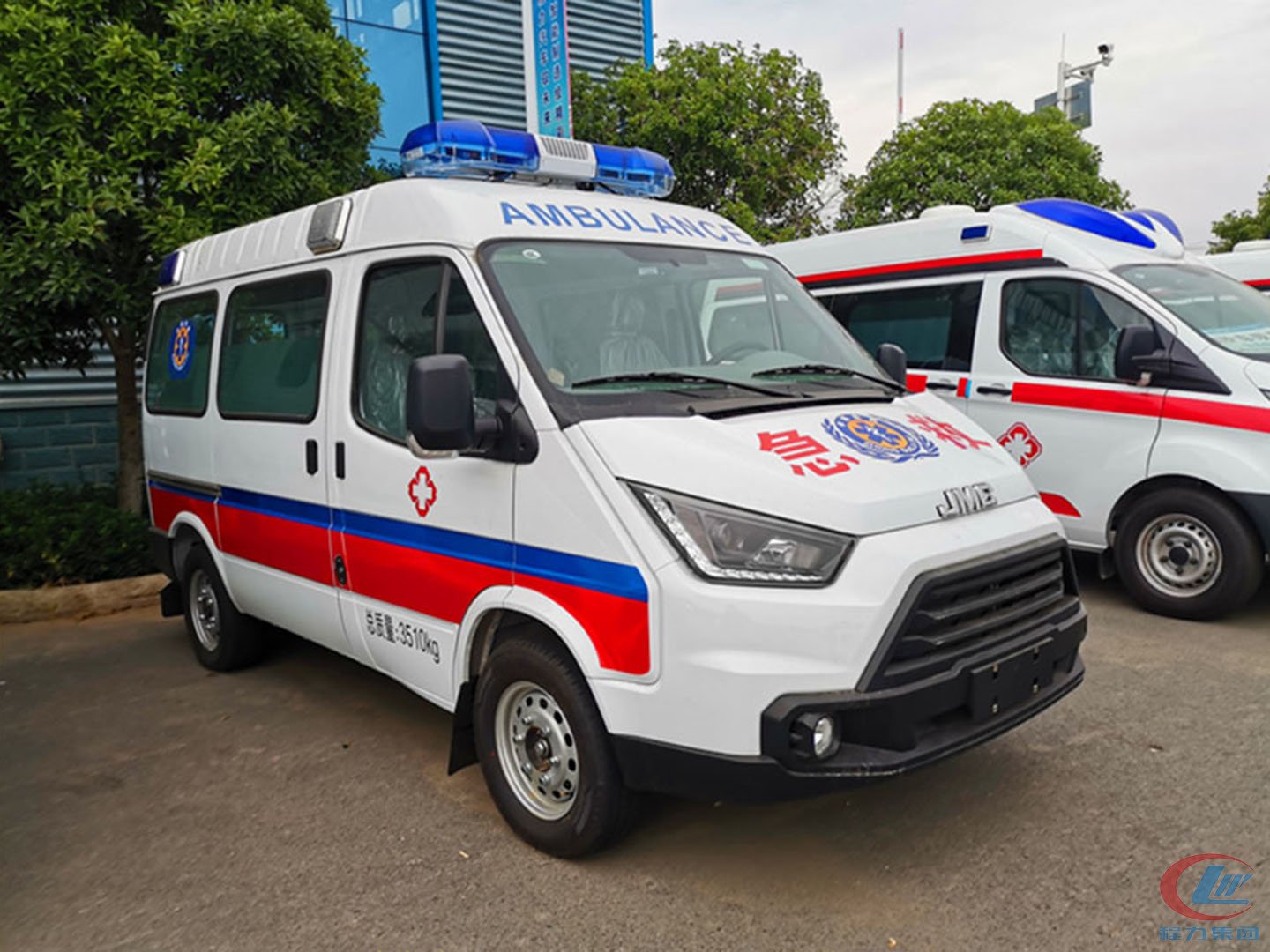 國(guó)六江鈴特順短軸中頂救護(hù)車