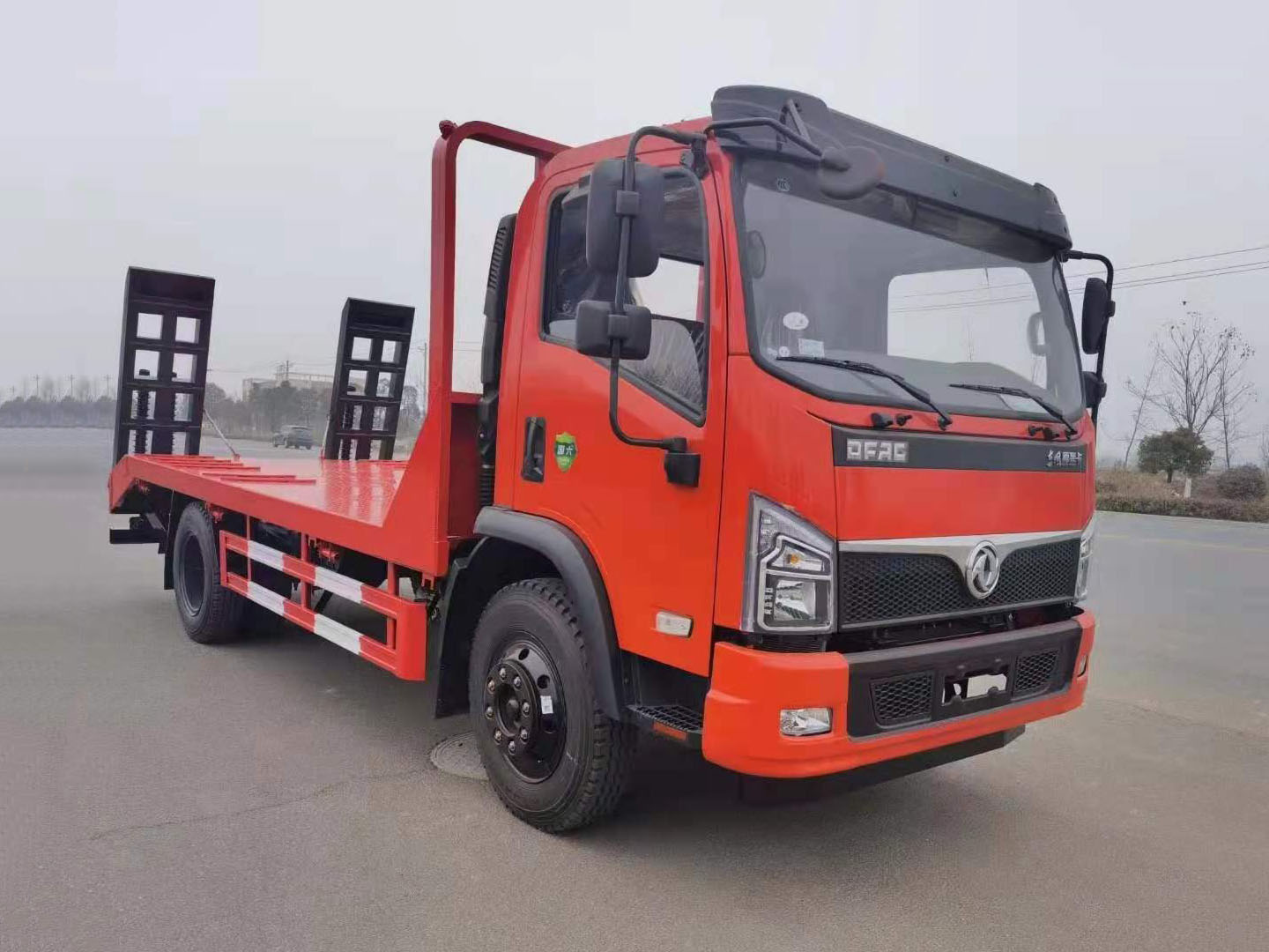 國(guó)六東風(fēng)福瑞卡平板運(yùn)輸車