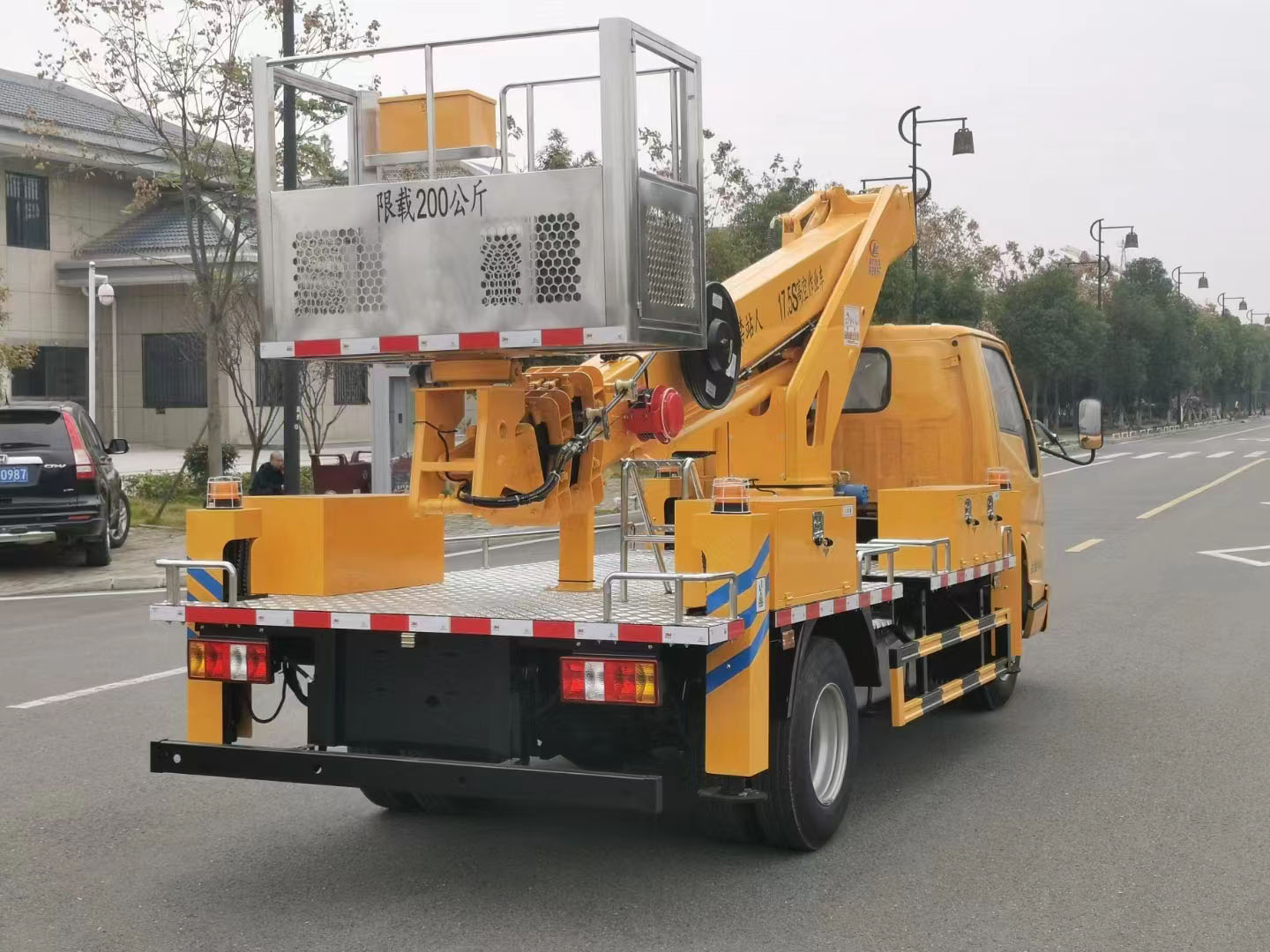 江鈴國(guó)六單排座17.5米高空作業(yè)車(chē)