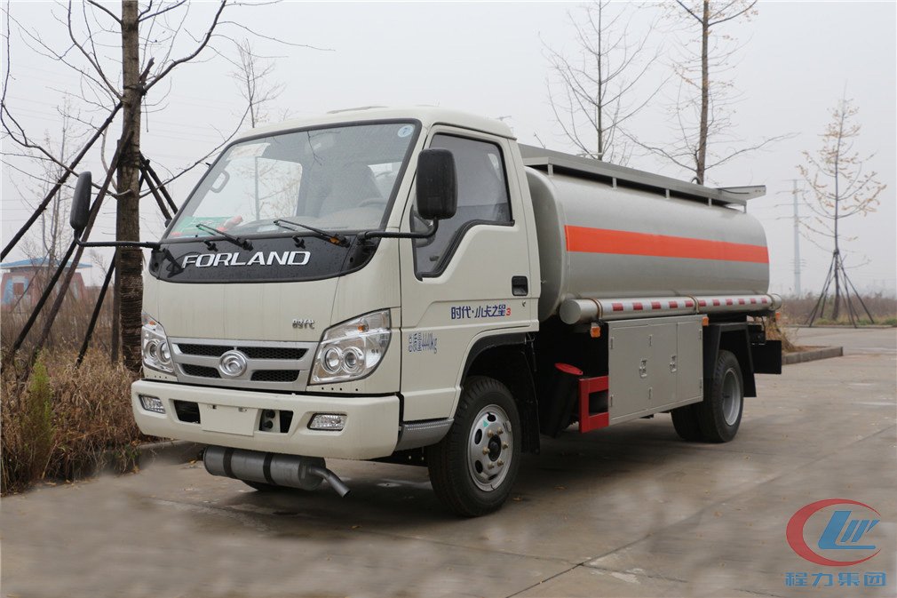 湖北程力福田6方不上戶(hù)加油車(chē)高清圖