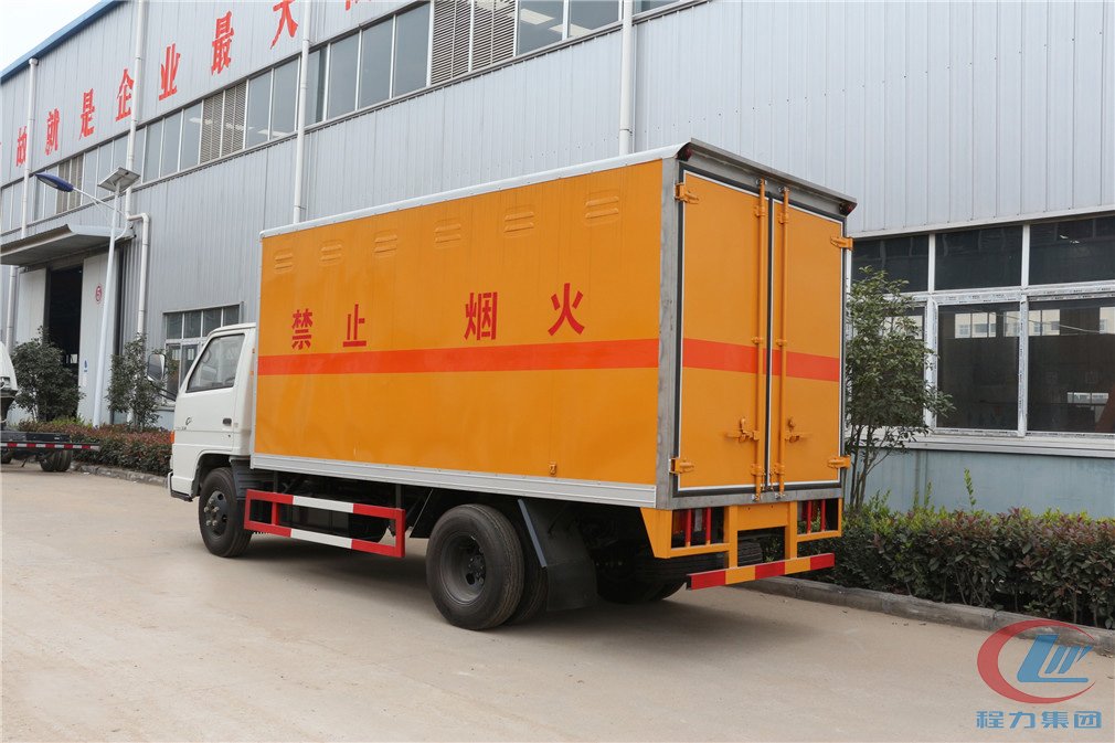 程力集團江鈴JMC爆破器材運輸車側(cè)面圖