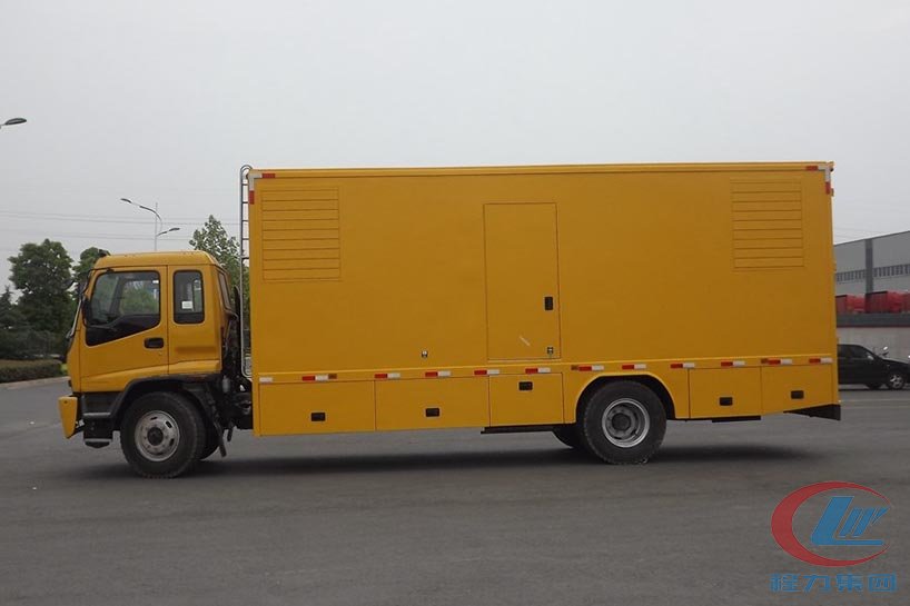 五十鈴FTR應(yīng)急發(fā)電車(chē)側(cè)面圖