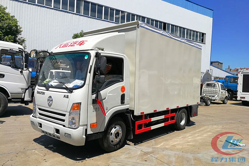 程力集團(tuán)大運(yùn)藍(lán)牌舞臺(tái)車(chē)側(cè)面圖