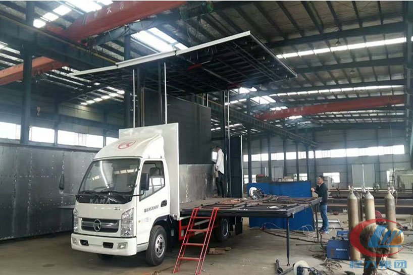 湖北程力凱馬4.2米廂長舞臺(tái)車高清圖