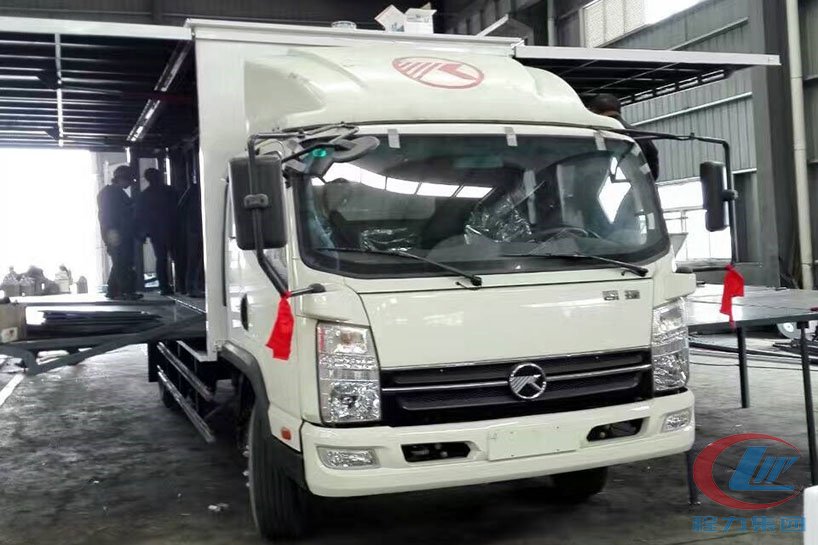 湖北程力凱馬4.2米廂長舞臺(tái)車正面圖