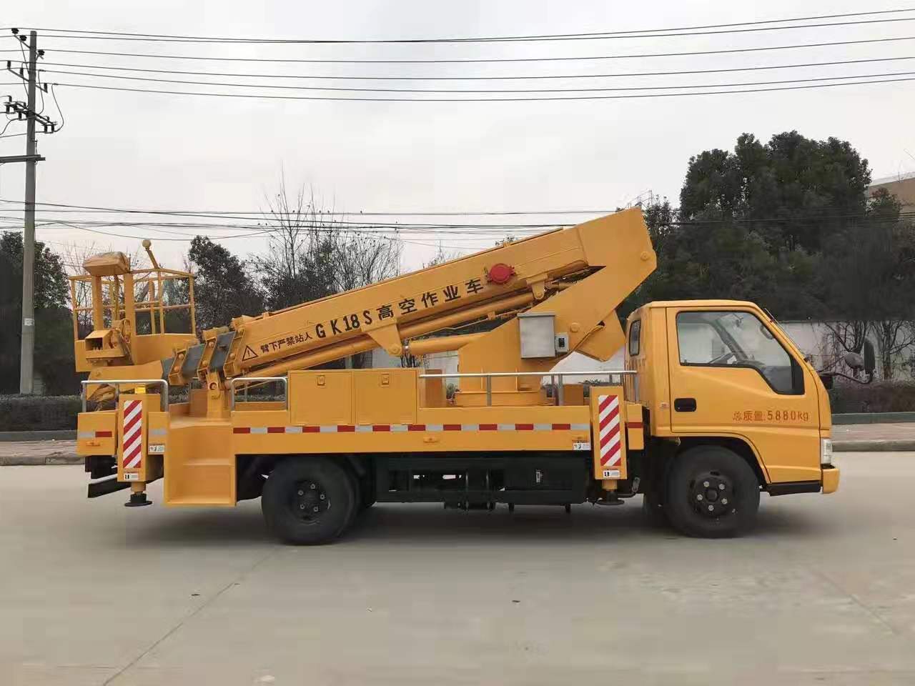 程力江鈴18米高空作業(yè)車側面圖