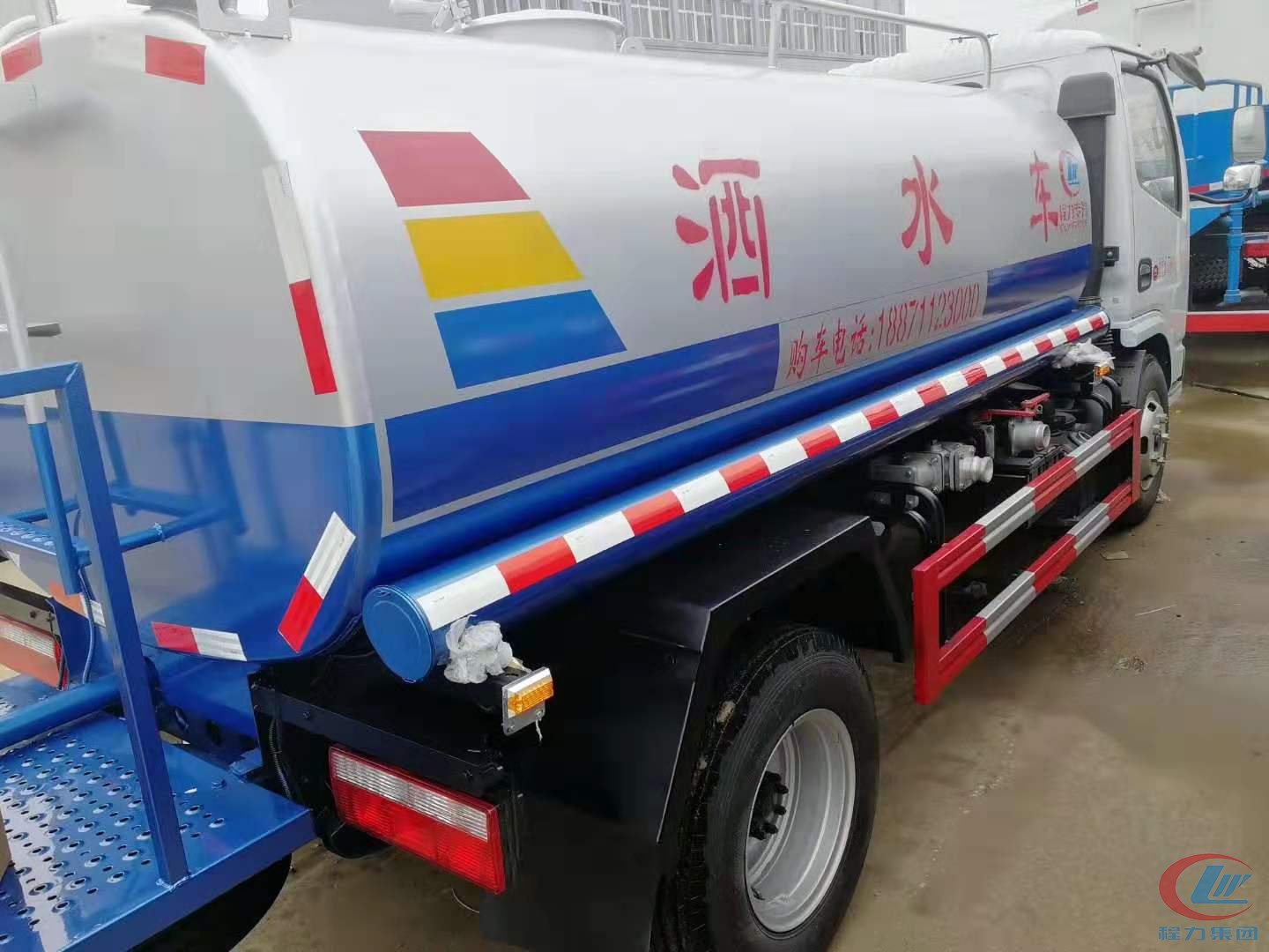東風(fēng)多利卡5方灑水車(chē)