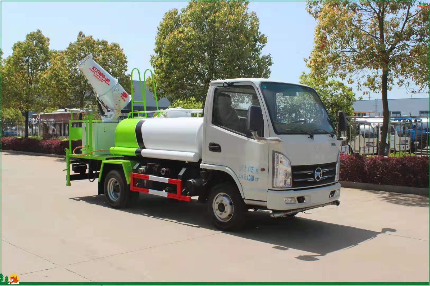 凱馬藍(lán)牌灑水車(chē)三方