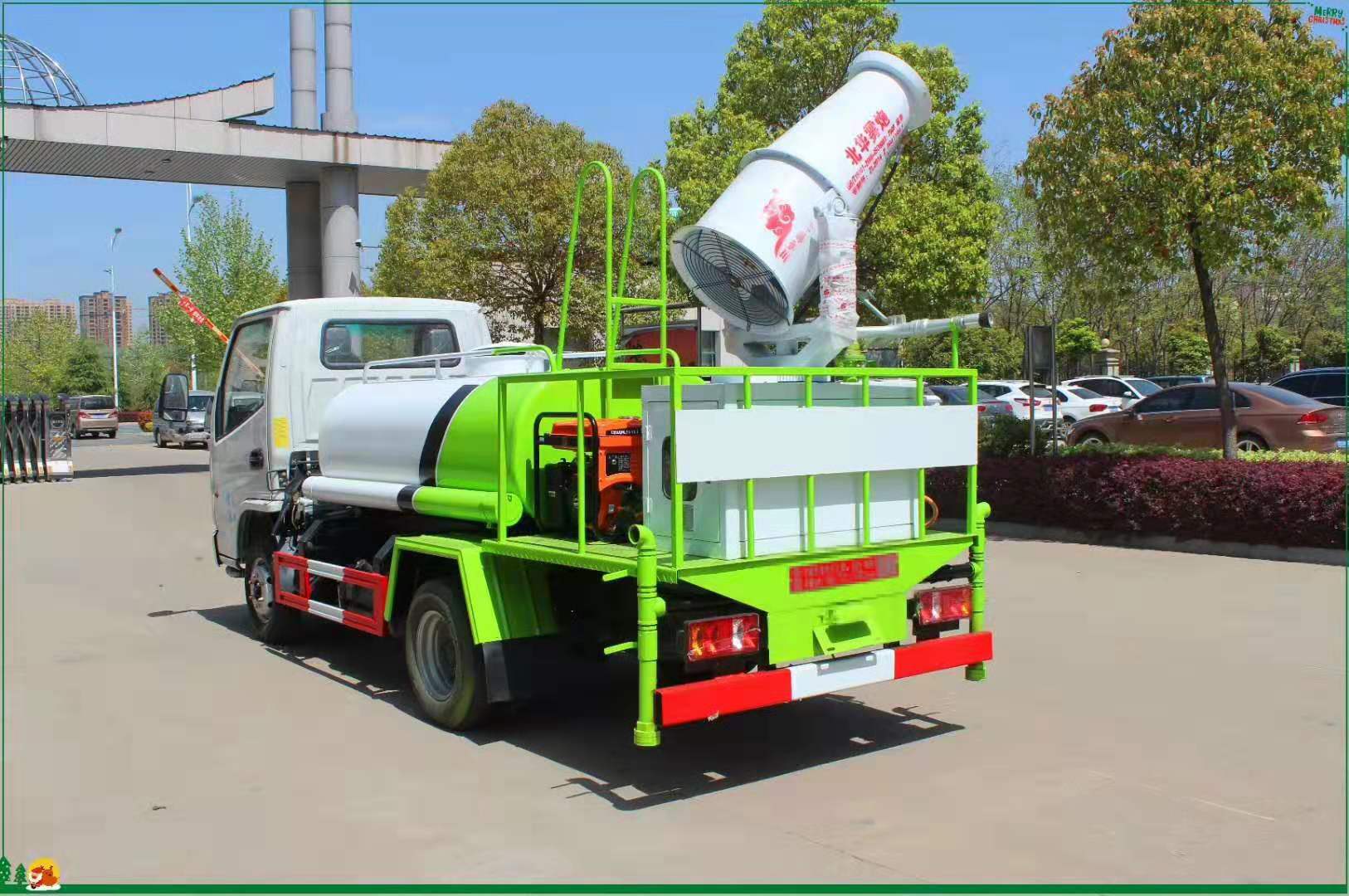 凱馬藍(lán)牌灑水車(chē)三方