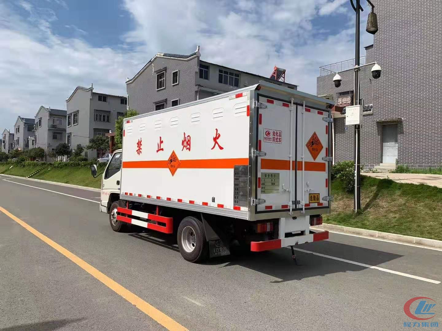 國(guó)六江鈴危險(xiǎn)品運(yùn)輸車(chē)，江鈴國(guó)六防爆車(chē)